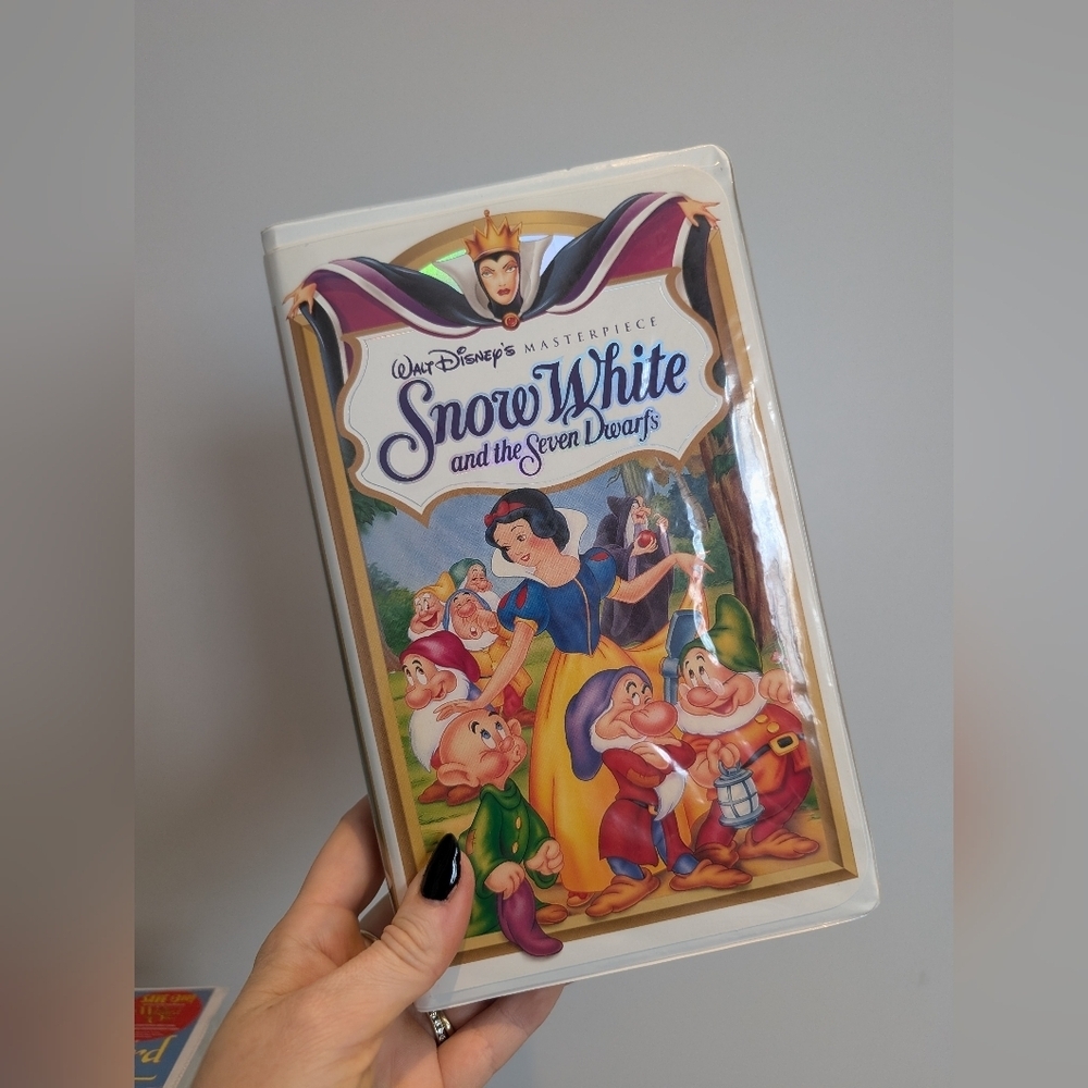 Walt Disney's Snow White and the Seven Dwarfs VHS